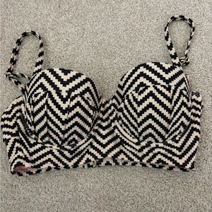 Xhilaration Swim Bikini Top Womens Size small cream Black Print Padded Underwire